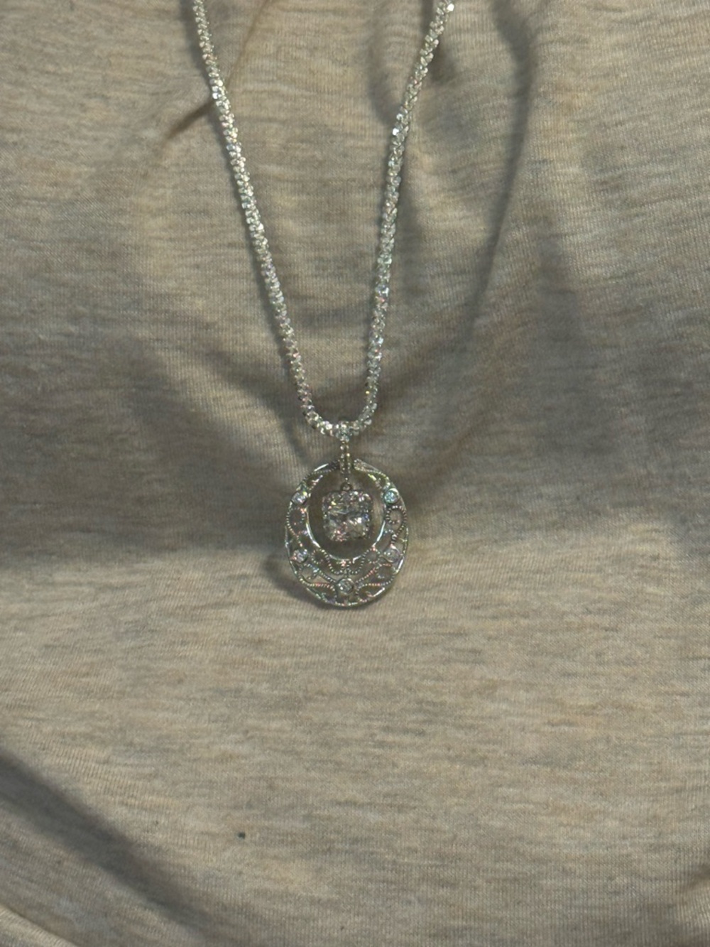 Jewelry Television Bella Luce’ necklace. Like new. Long chain.

18 inch chain.